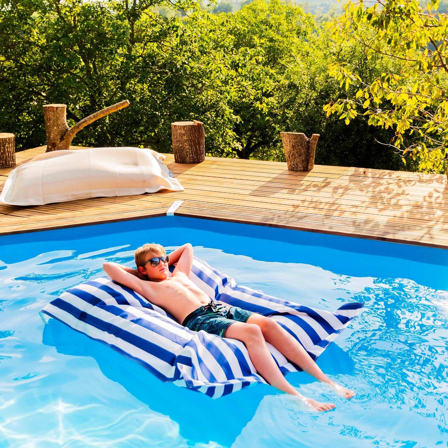 Gestreifter blauer Pool-Pouf Deauville