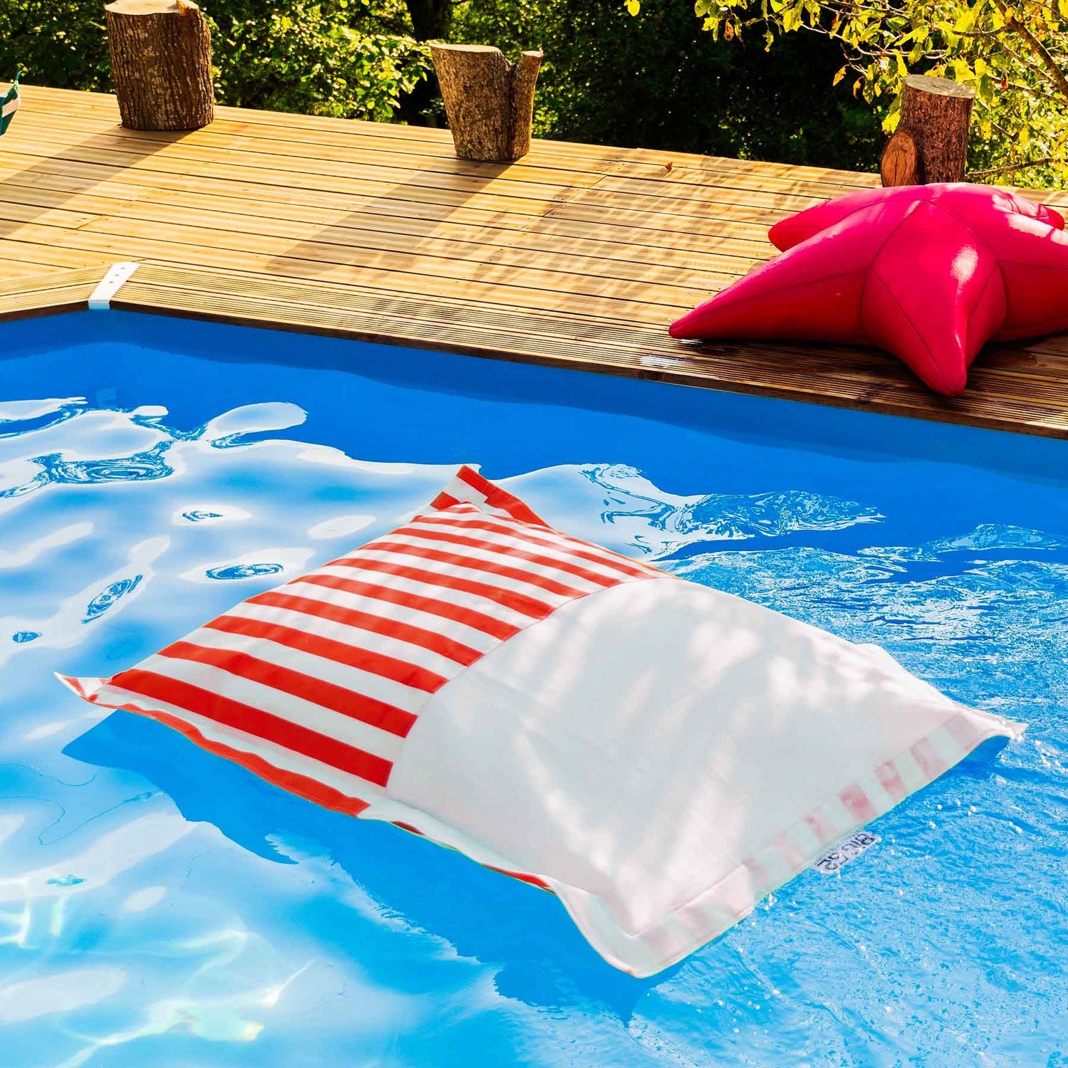 Roter gestreifter Pool-Pouf Deauville