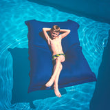 Blauer Pool-Pouf